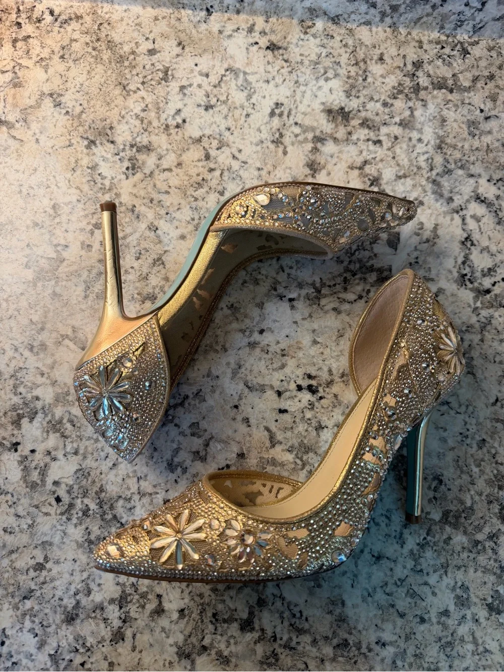 Betsey Johnson Gold Beaded Floral Pointed-Toe Pumps Wedding Gems 💎 Blue Bottom